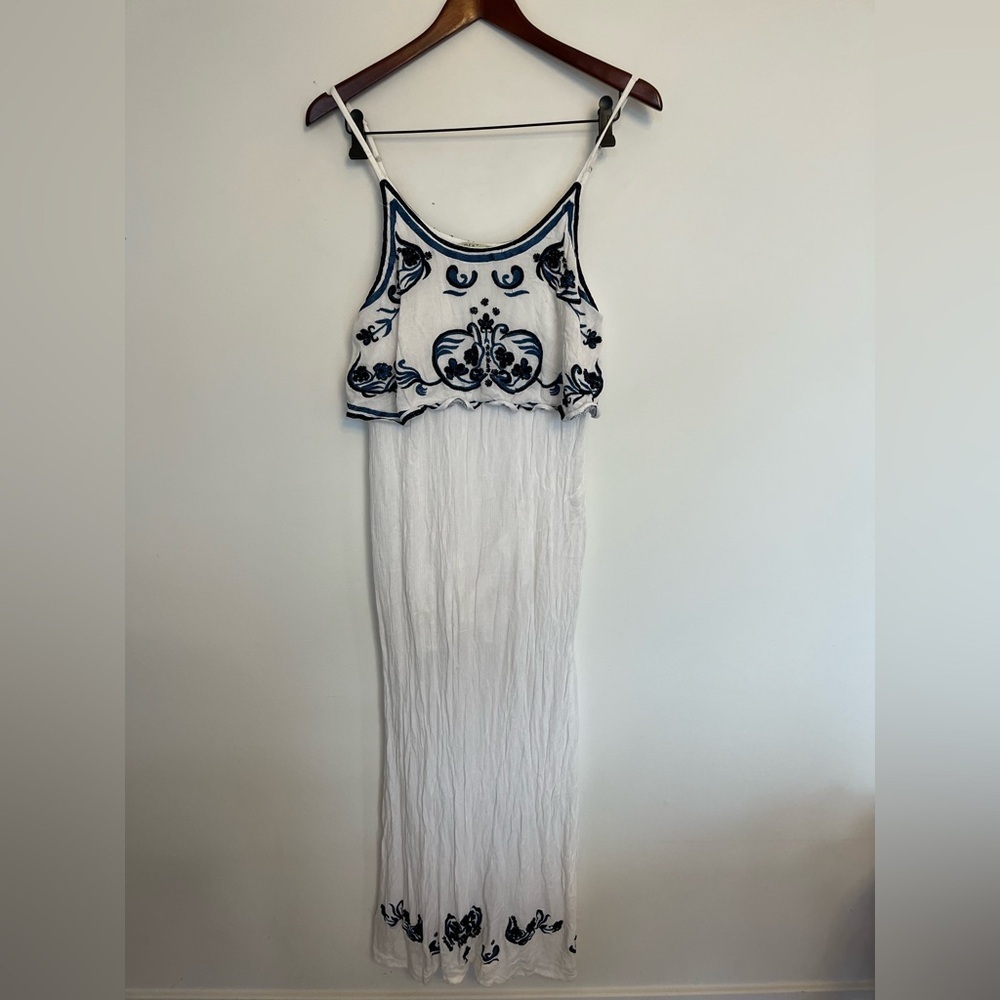 Dex White and Blue Embroidered beaded Sun Dress size medium - Picture 3 of 7